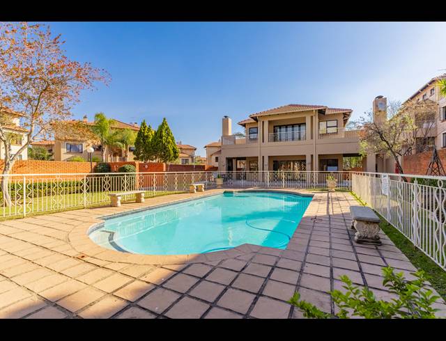 3 BEDROOM APARTMENT FOR SALE IN SUNNINGHILL